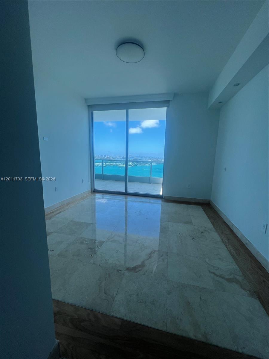 900 Biscayne - Residential