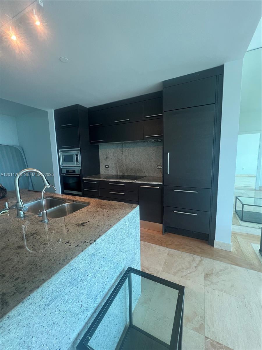 900 Biscayne - Residential