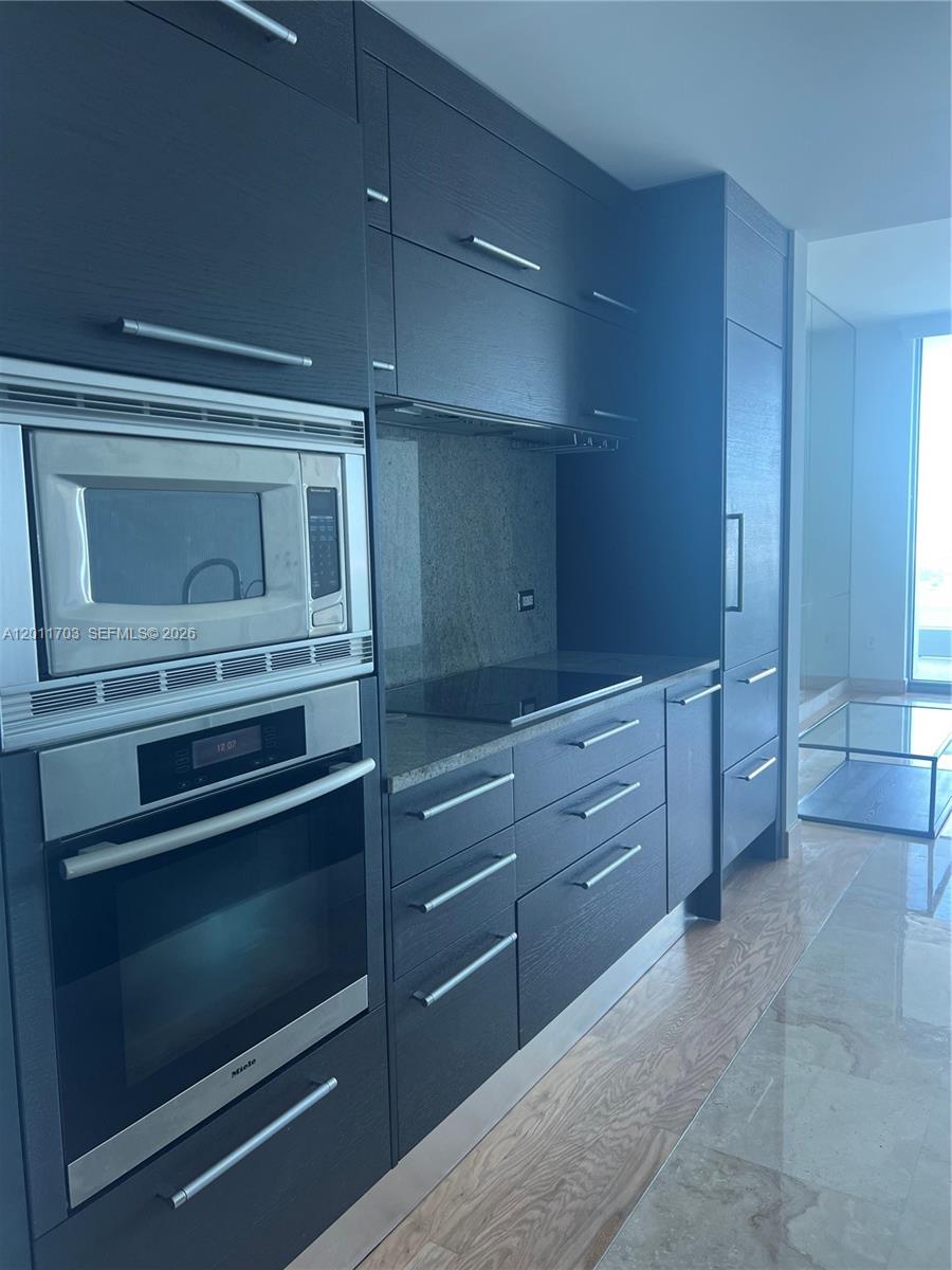 900 Biscayne - Residential