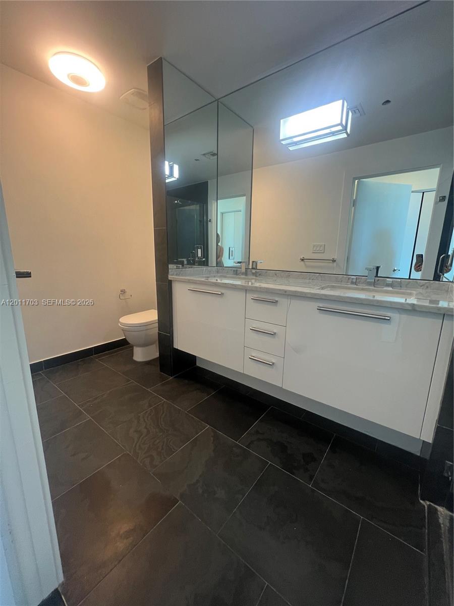 900 Biscayne - Residential