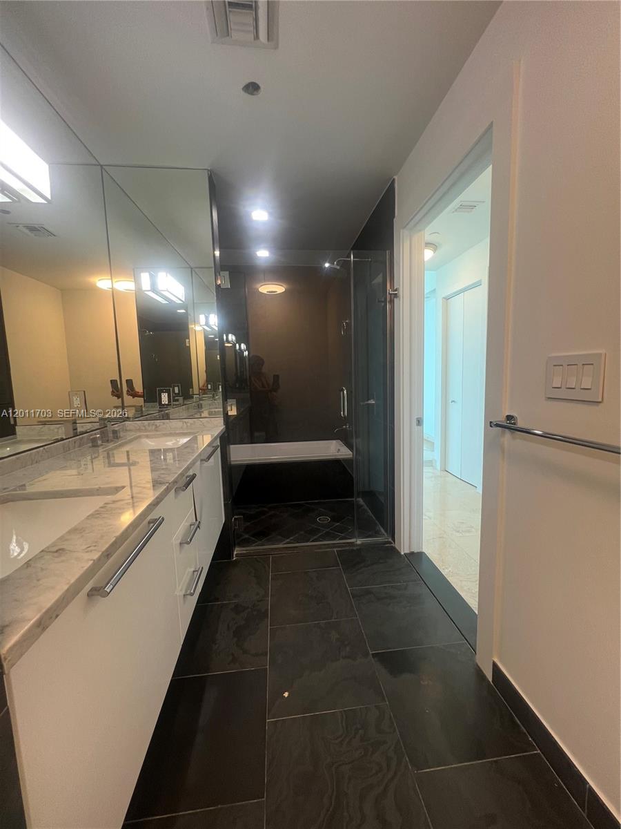 900 Biscayne - Residential