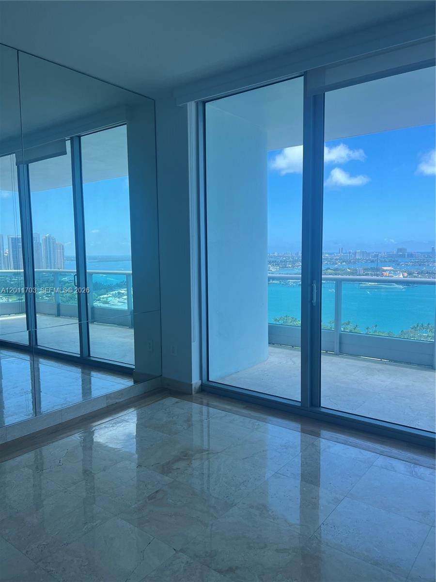 900 Biscayne - Residential
