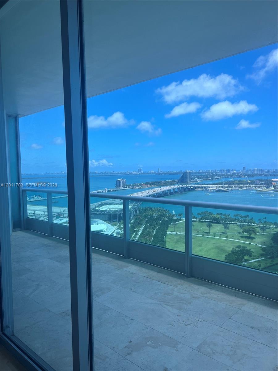 900 Biscayne - Residential