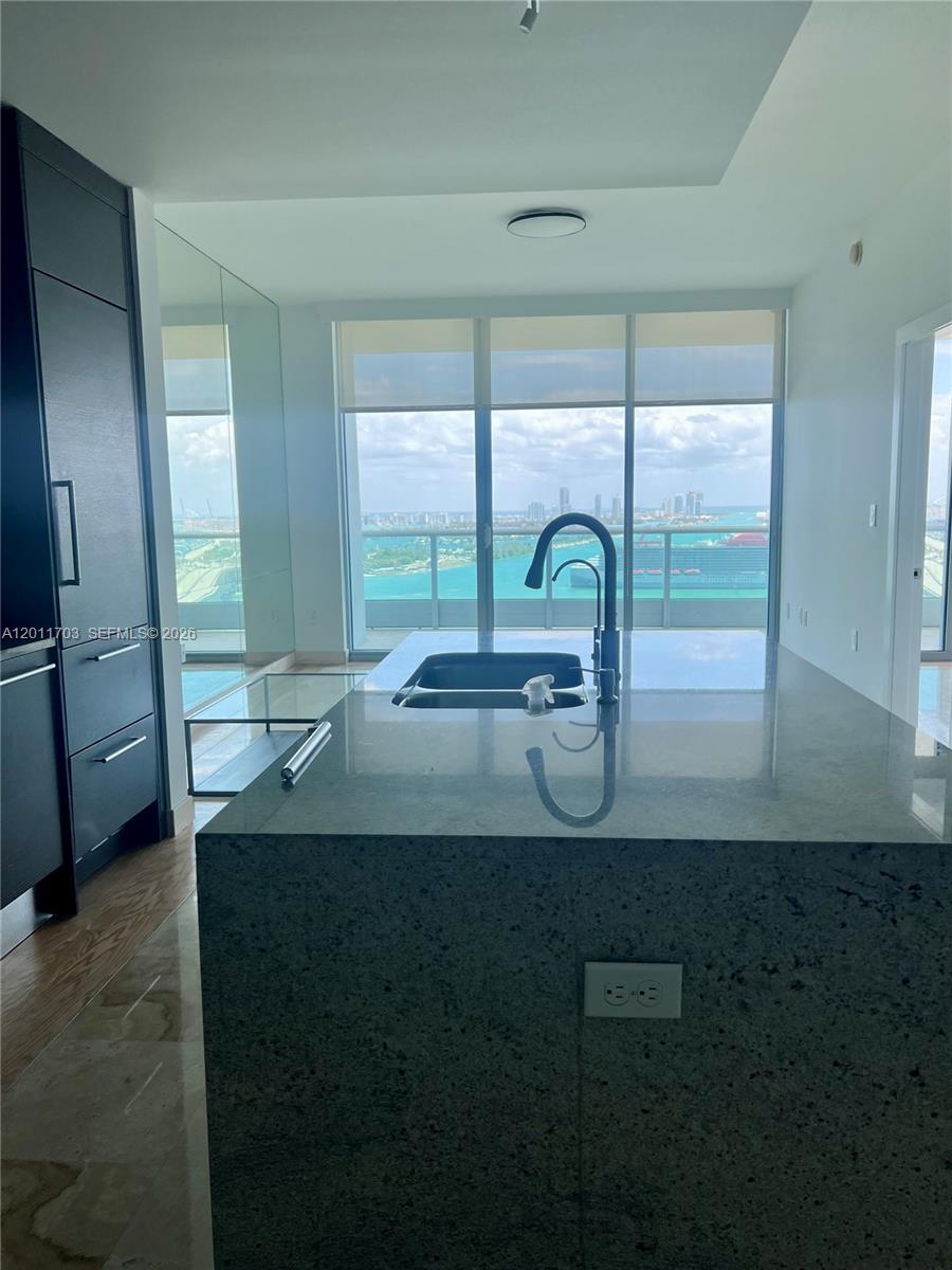 900 Biscayne - Residential