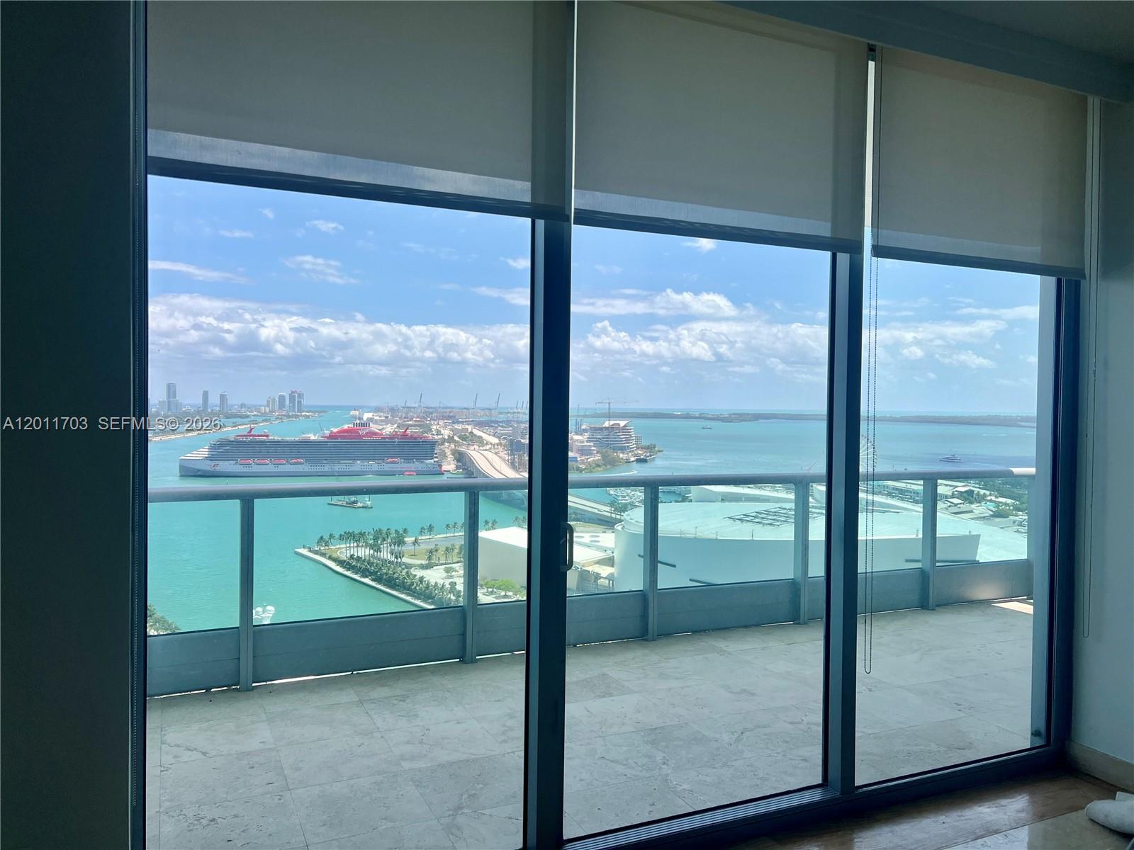 900 Biscayne - Residential