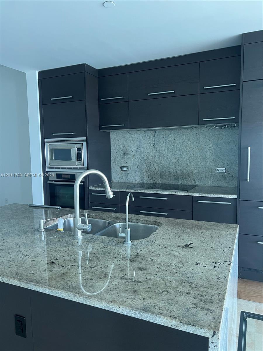 900 Biscayne - Residential