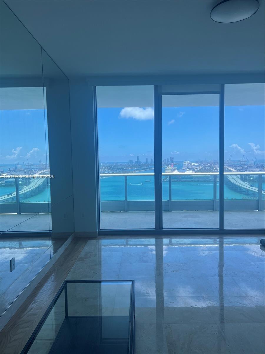 900 Biscayne - Residential