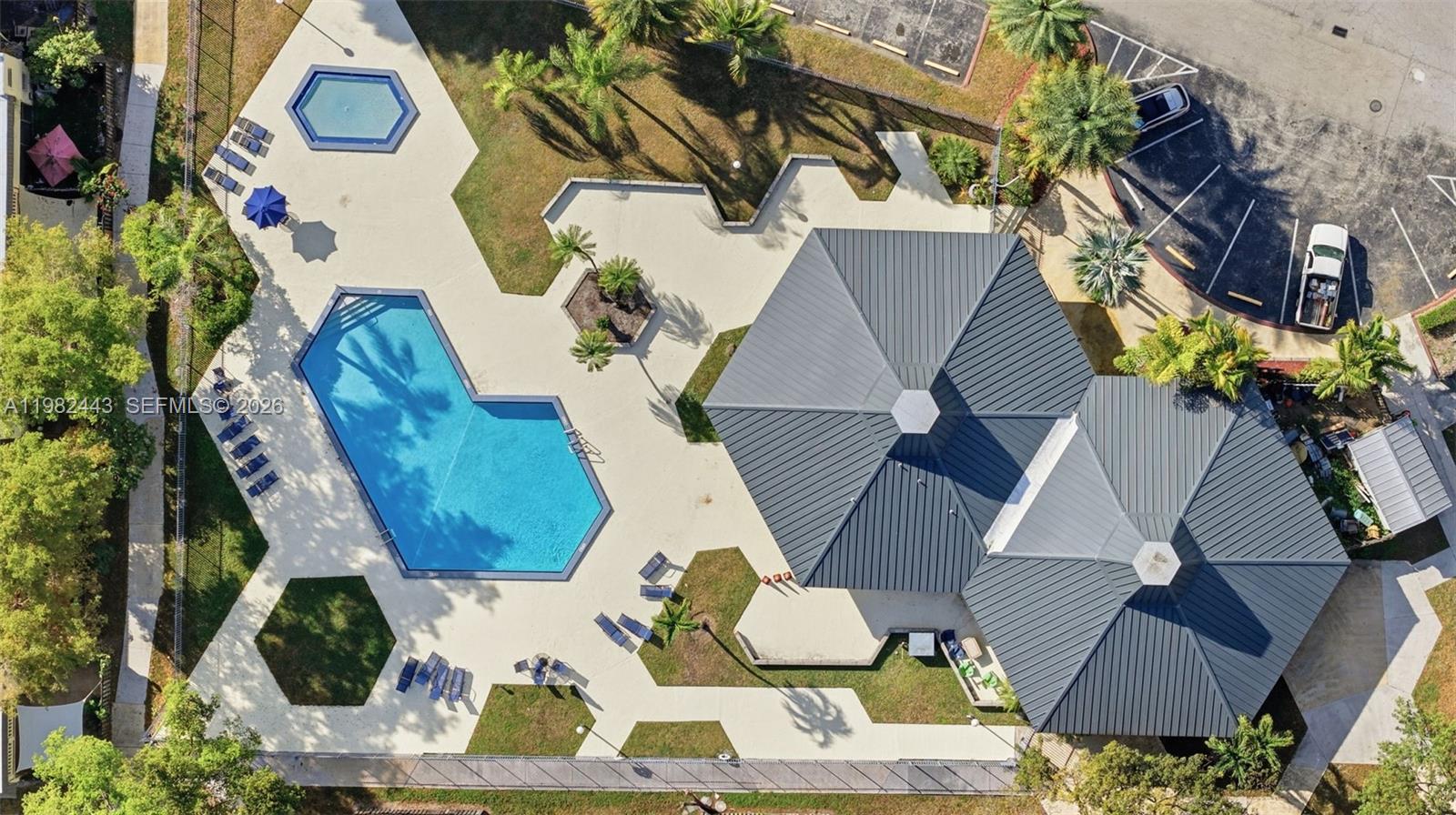 KENDALE LK TOWNHOUSE COND - Residential Lease