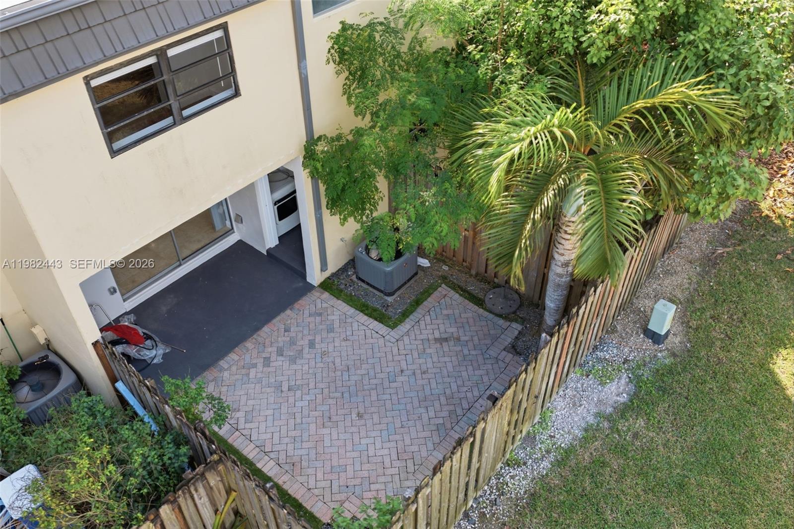 KENDALE LK TOWNHOUSE COND - Residential Lease