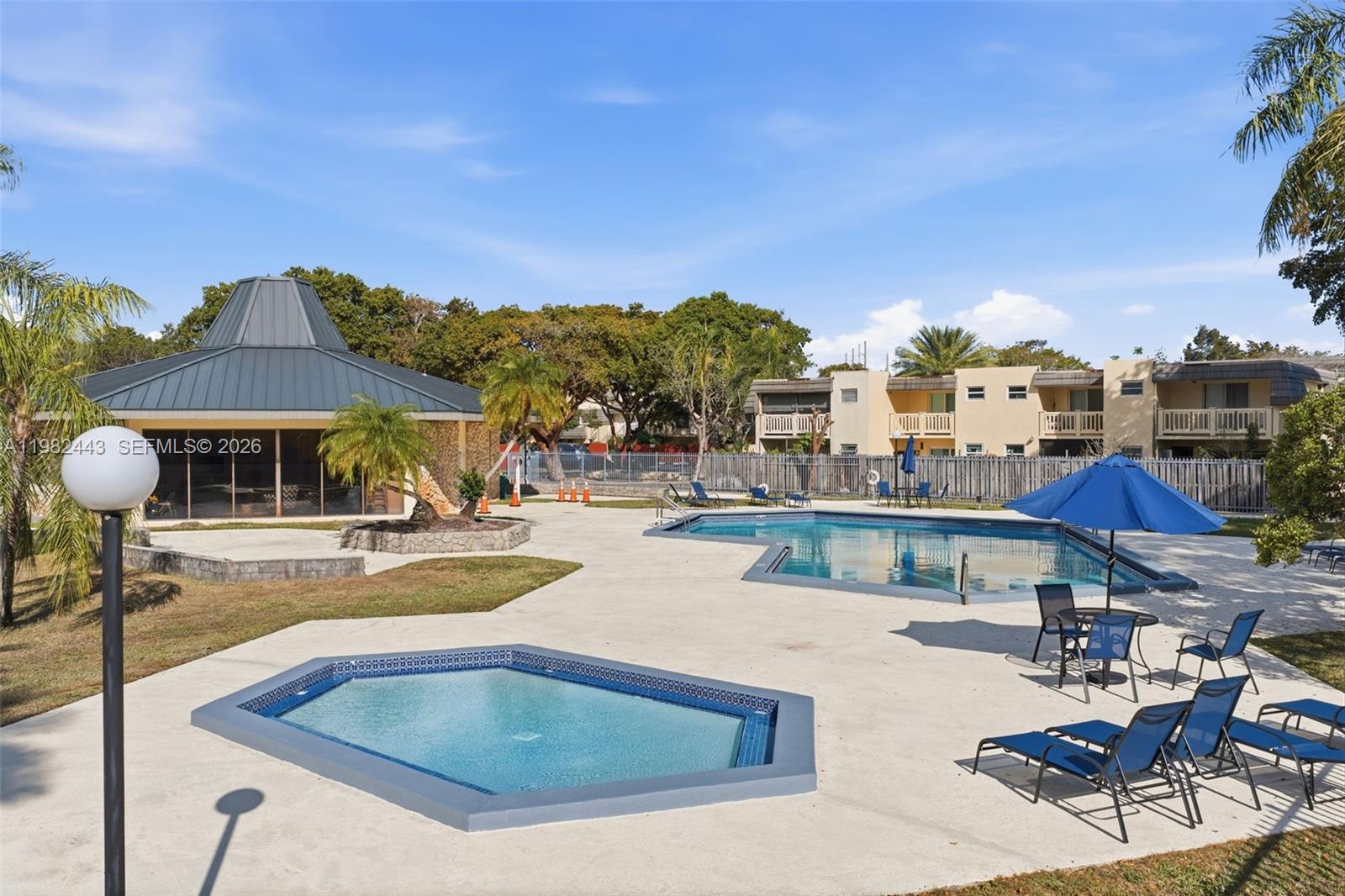 KENDALE LK TOWNHOUSE COND - Residential Lease