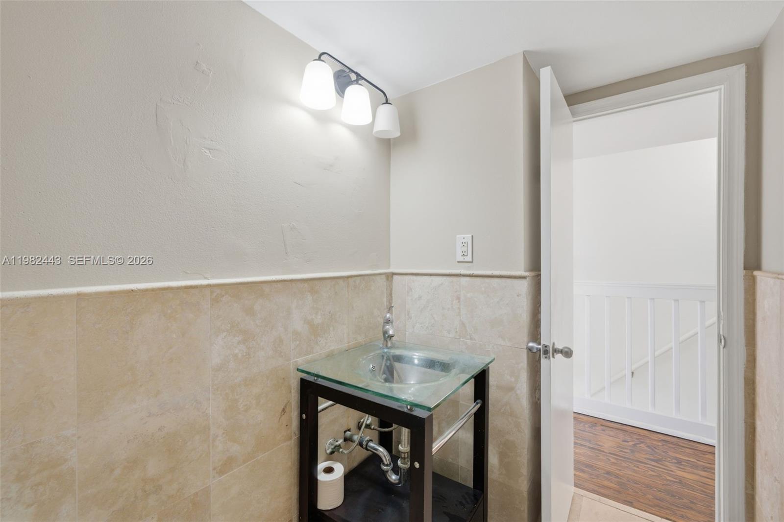 KENDALE LK TOWNHOUSE COND - Residential Lease