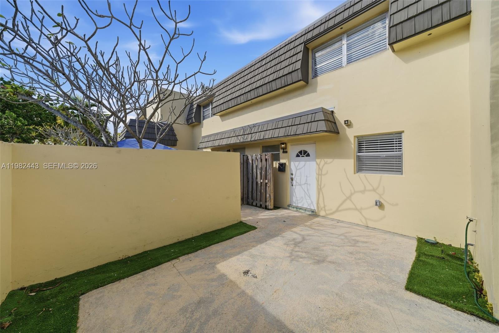 KENDALE LK TOWNHOUSE COND - Residential Lease