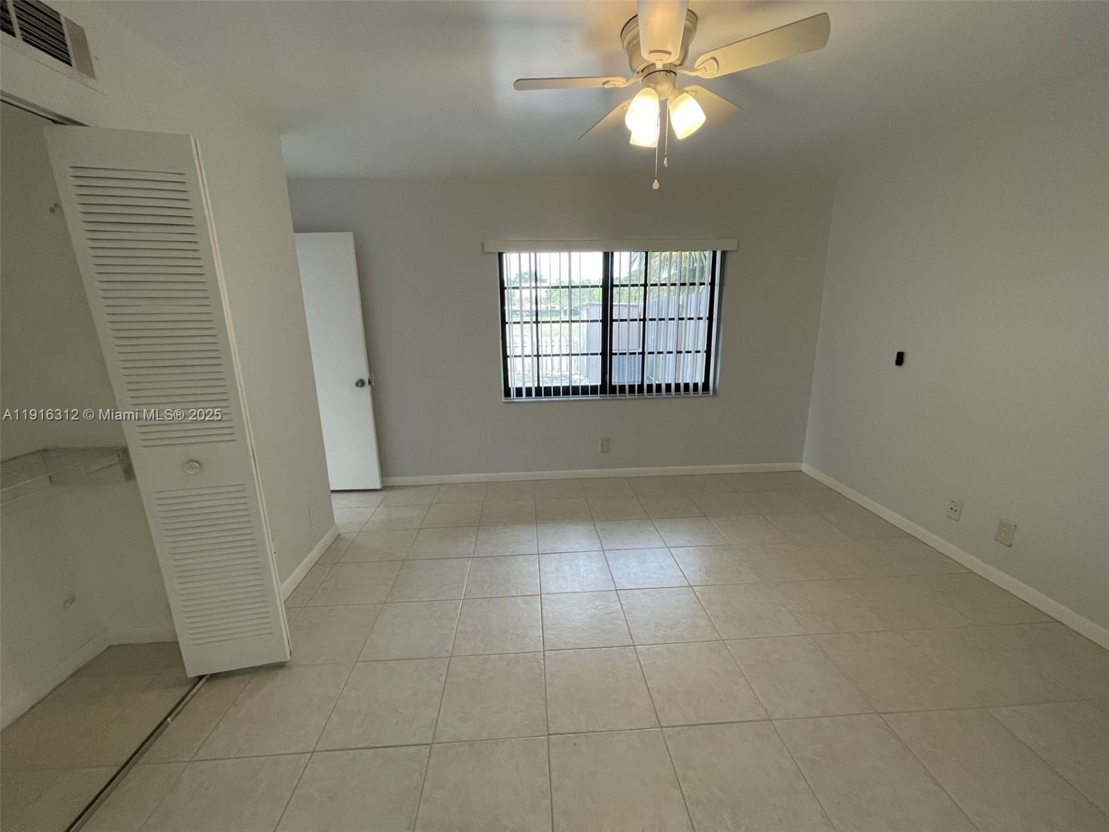 CORAL SPRINGS ESTATE TOWN - Residential Lease