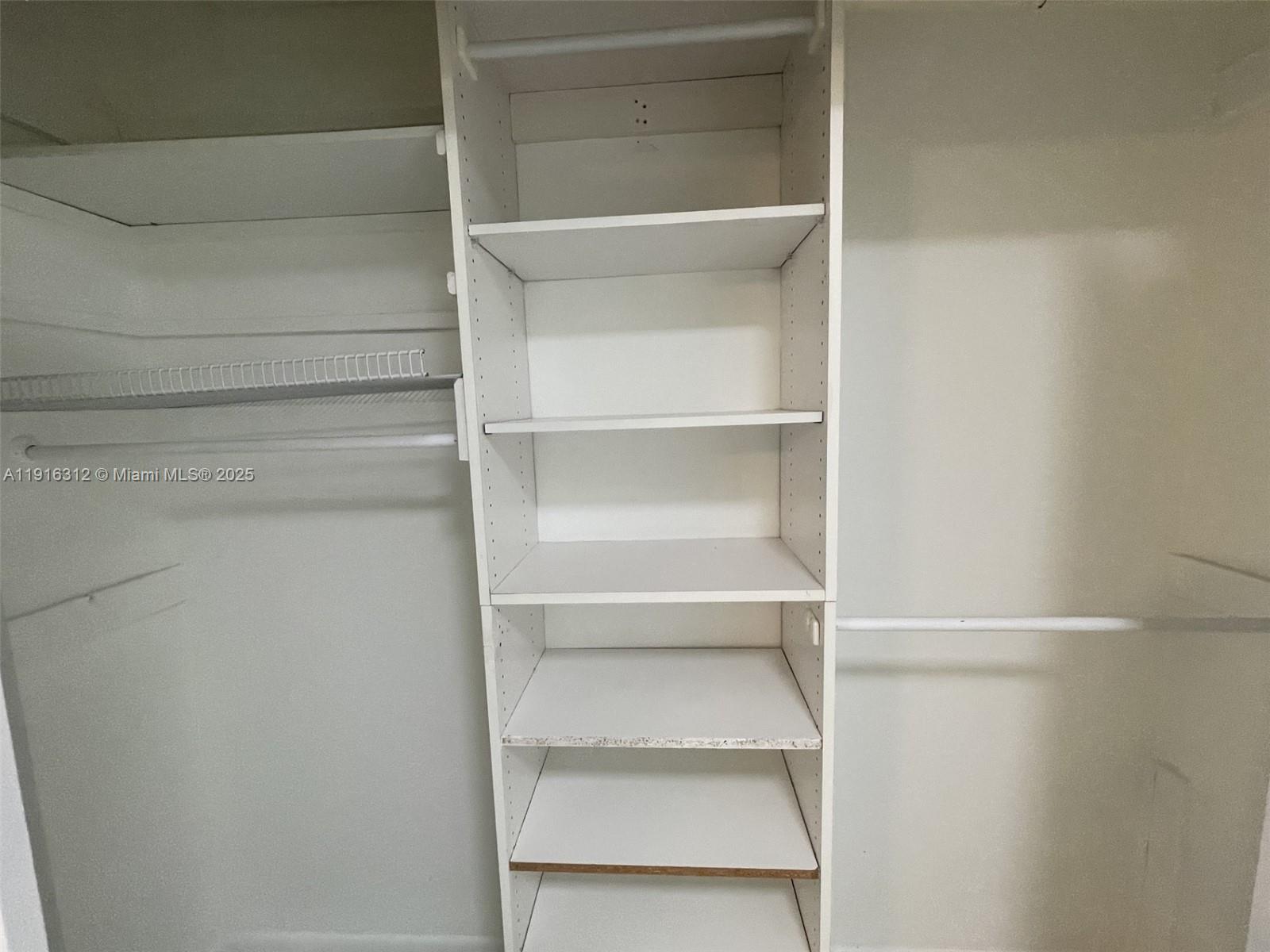 CORAL SPRINGS ESTATE TOWN - Residential Lease