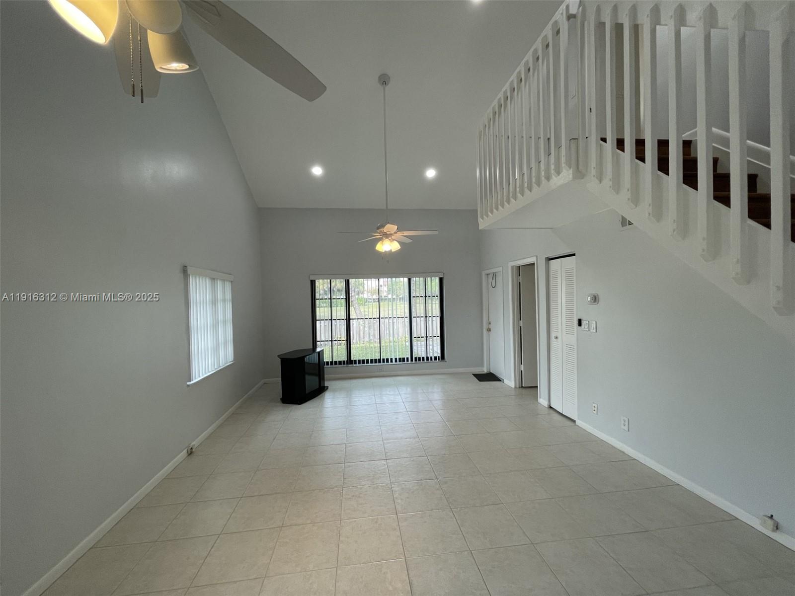 CORAL SPRINGS ESTATE TOWN - Residential Lease