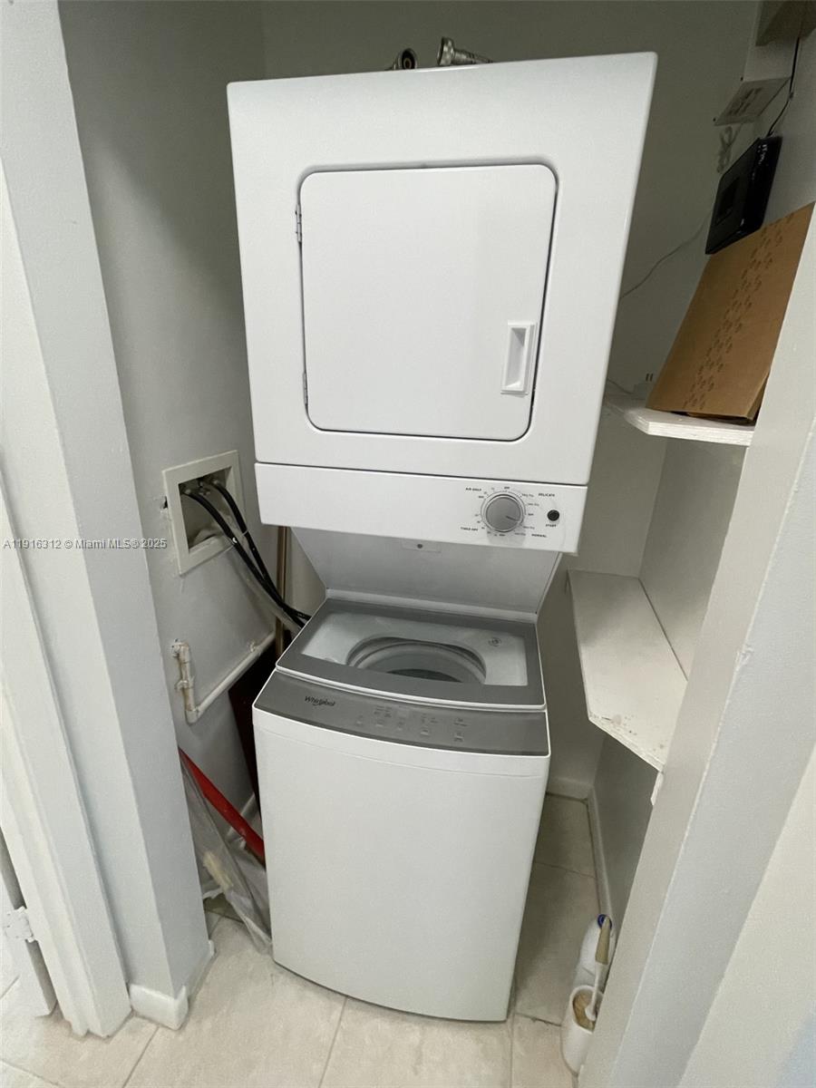 CORAL SPRINGS ESTATE TOWN - Residential Lease