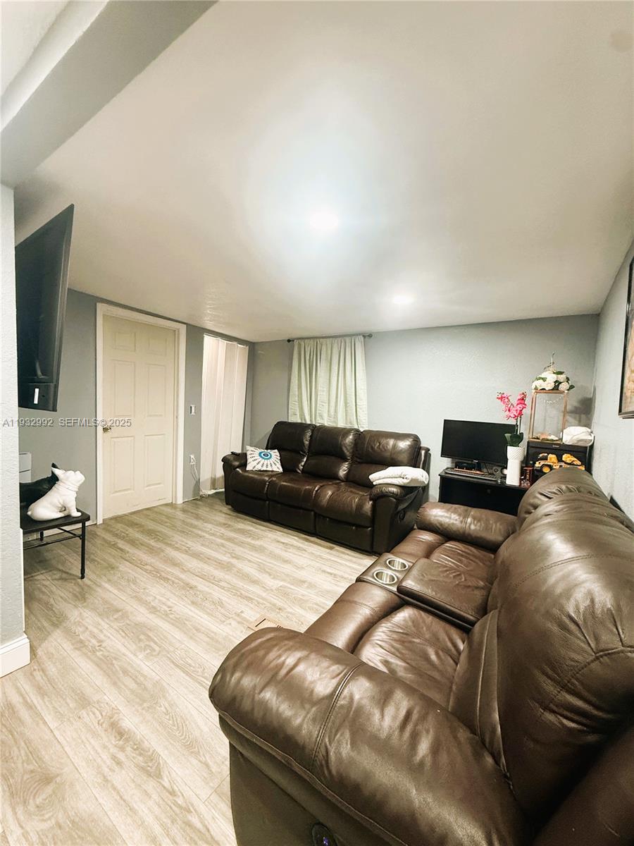 ORANGE PARK CLUB - Residential