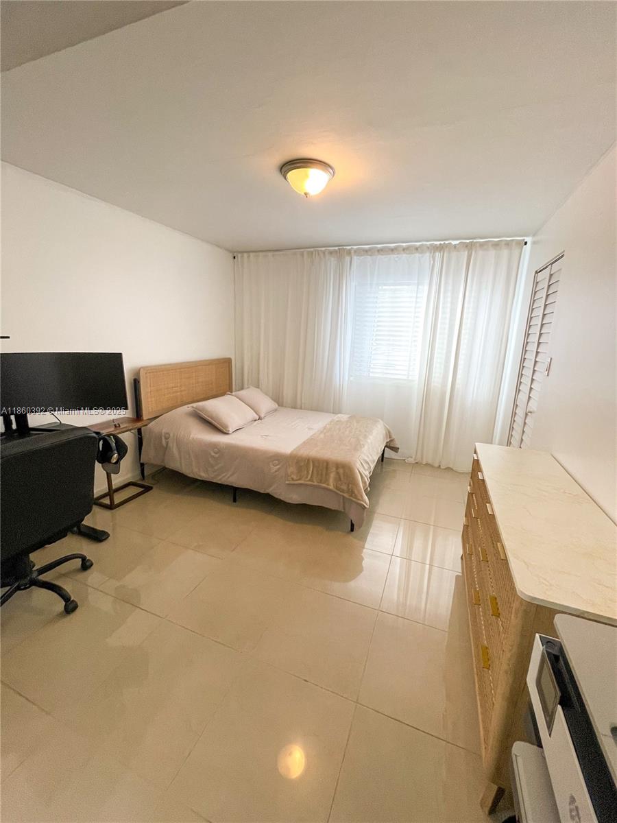 ROYAL PALM PLACE - Residential