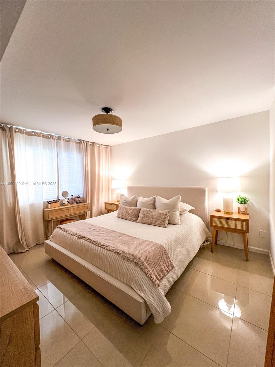 ROYAL PALM PLACE - Residential