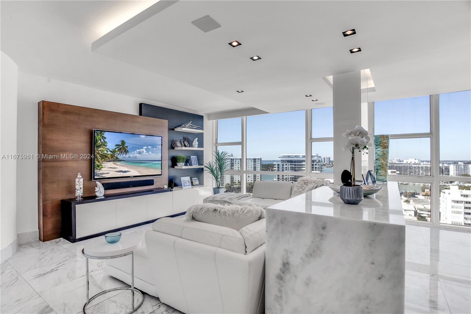 6801 Collins Ave LPH12(Door 01/02)