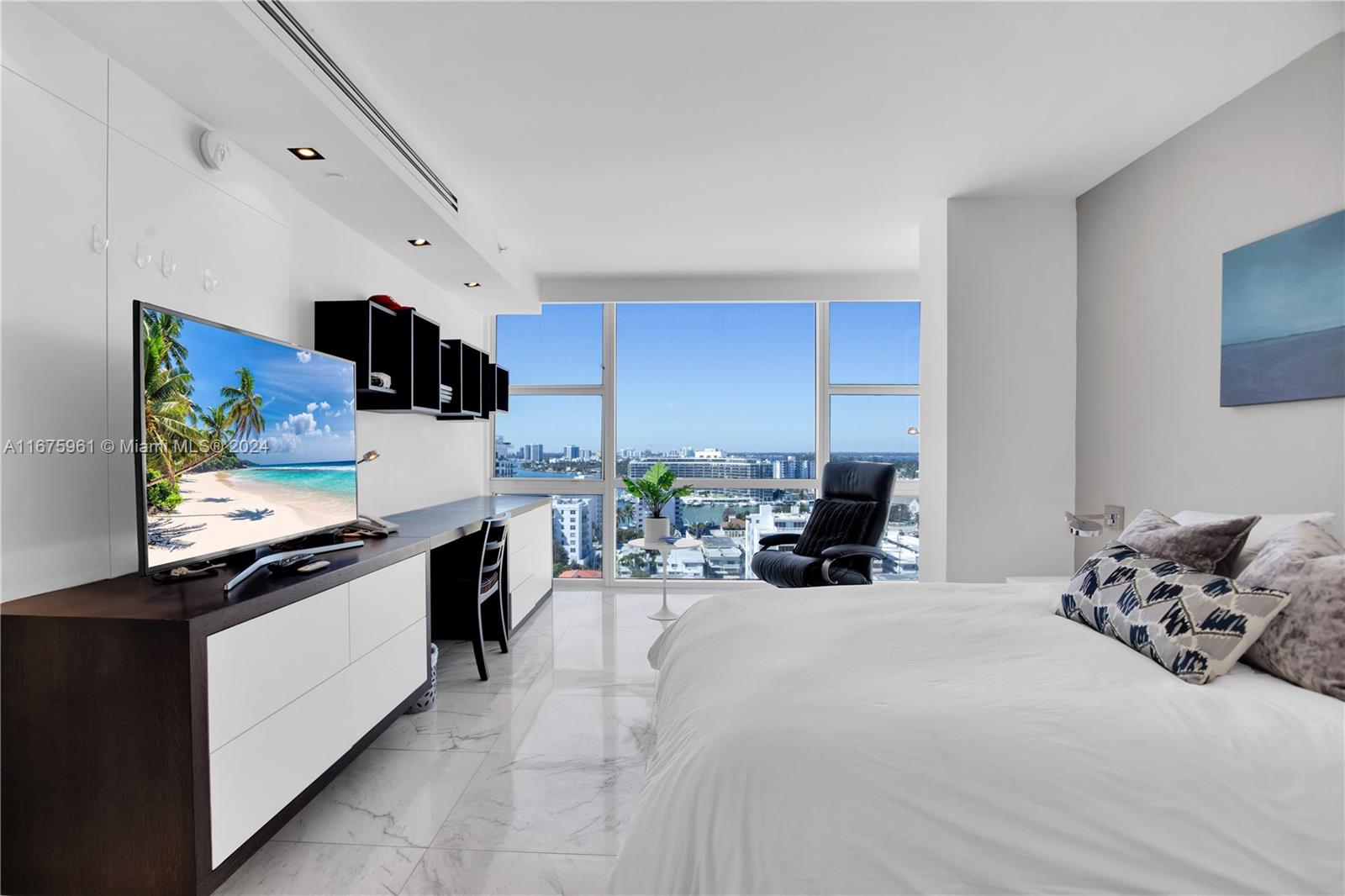 CENTRAL CARILLON BEACH CO - Residential