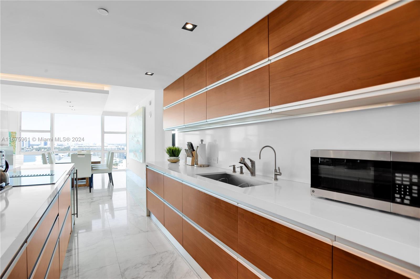 CENTRAL CARILLON BEACH CO - Residential