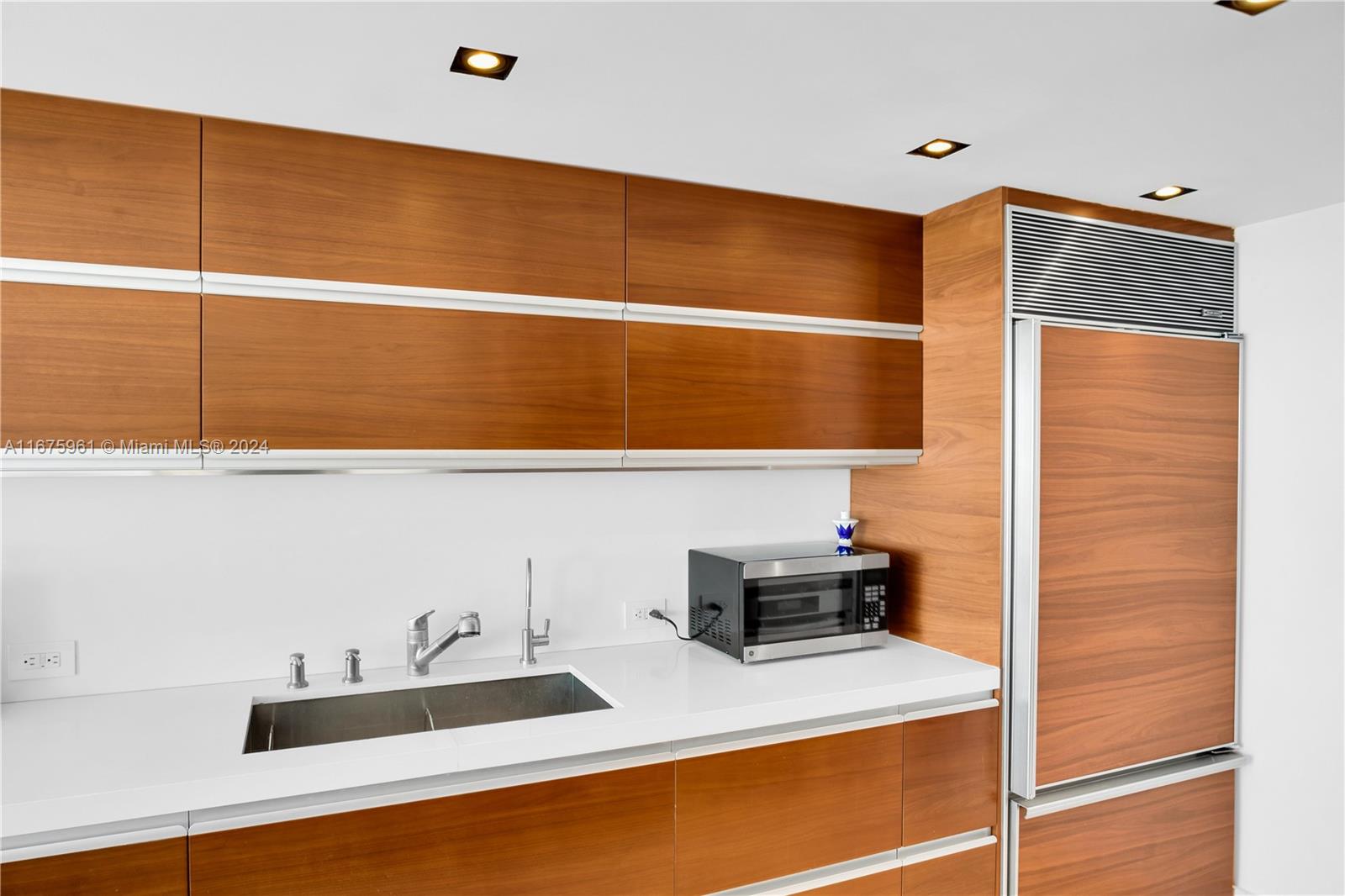 CENTRAL CARILLON BEACH CO - Residential