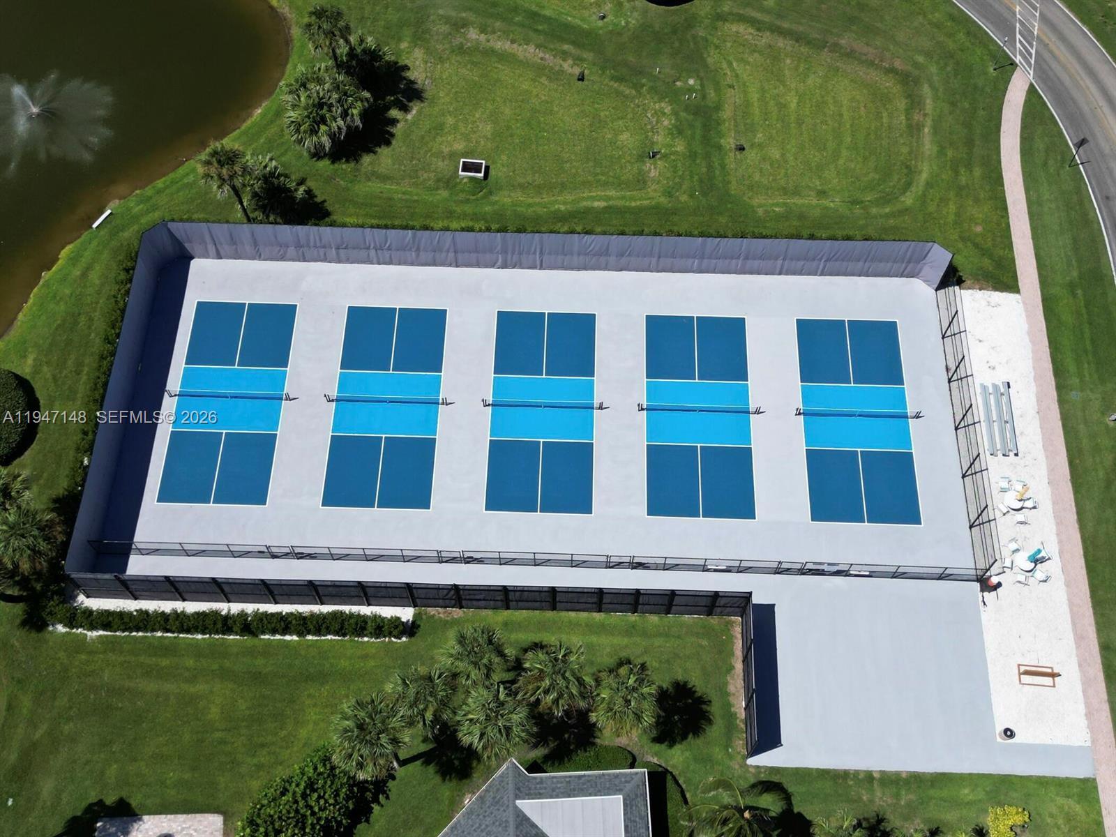 GOLF LODGES AT SOUTHPOINT - Residential