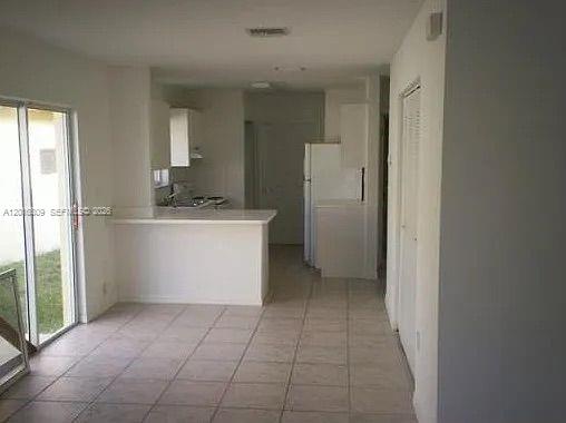 VILLAS OF PALM BAY - Residential Lease