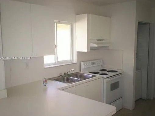 VILLAS OF PALM BAY - Residential Lease