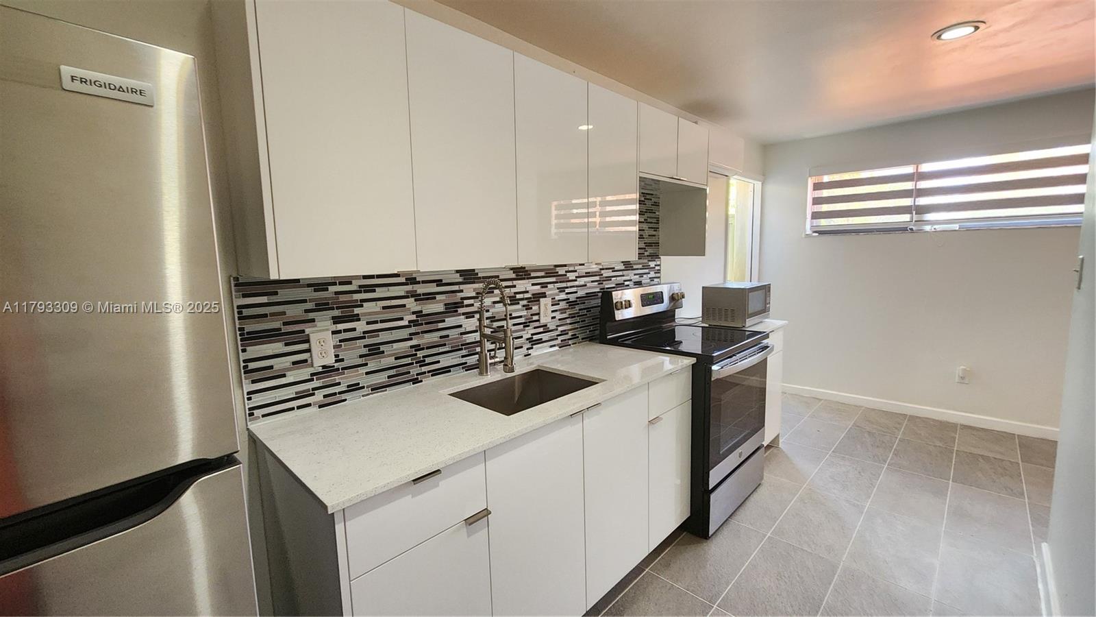 Rental Property at Address Not Disclosed, Miami, Broward County, Florida - Bedrooms: 1 
Bathrooms: 1  - $1,800 MO.