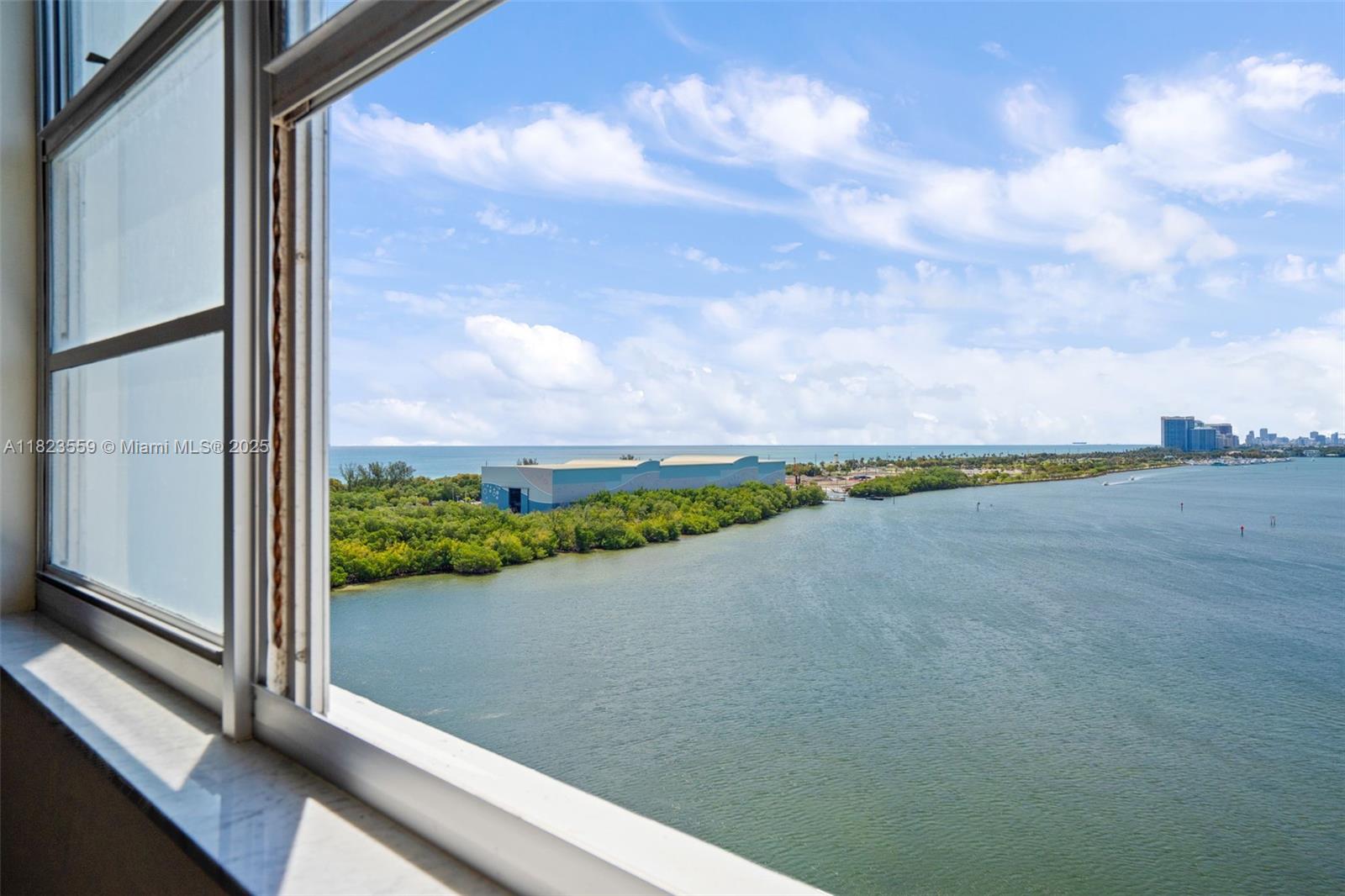 ARLEN HOUSE WEST CONDO - Residential