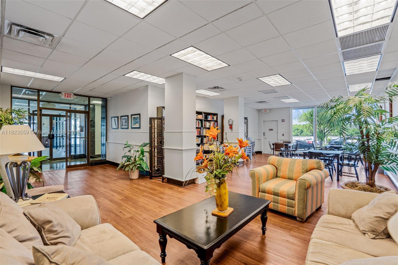 ARLEN HOUSE WEST CONDO - Residential