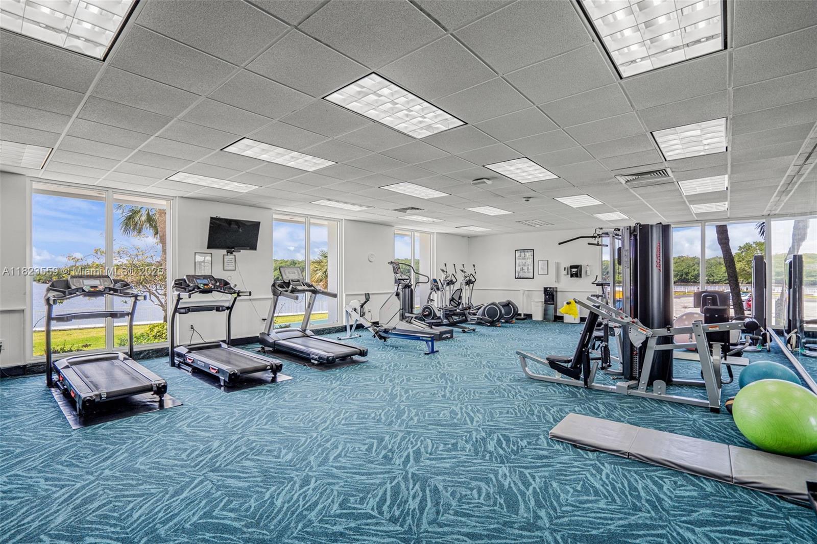 ARLEN HOUSE WEST CONDO - Residential