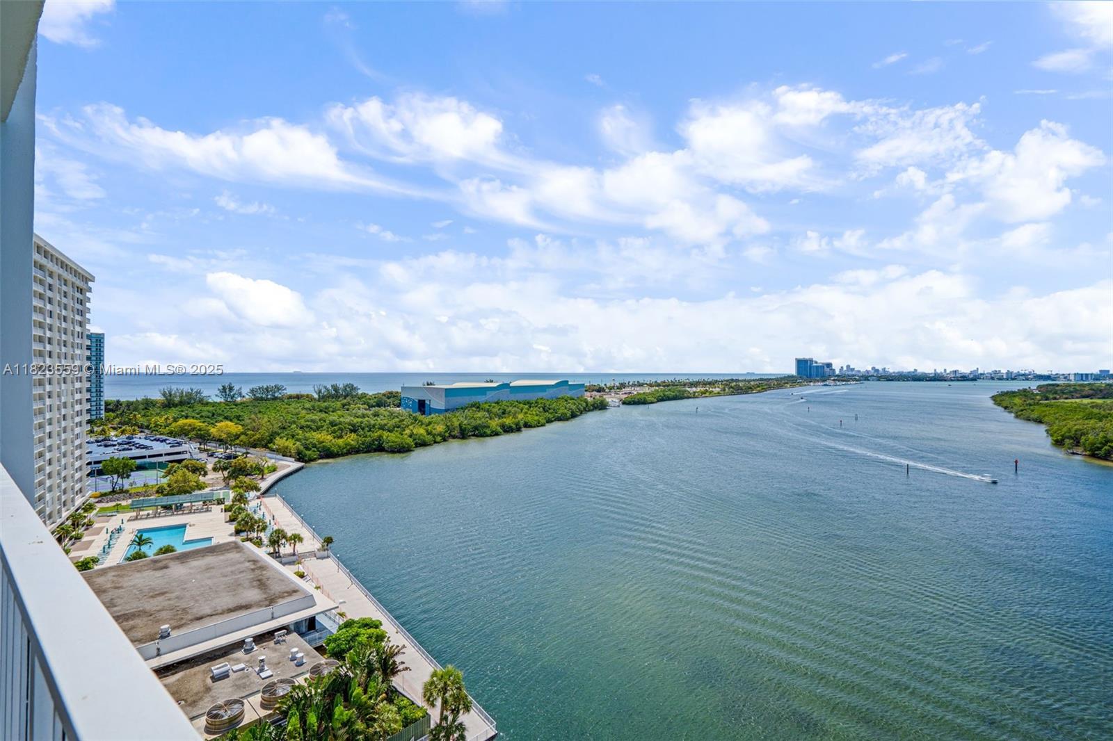 500 Bayview Dr 228, Sunny Isles Beach, FL, 33160/$300,000 4 500 Bayview Dr 228