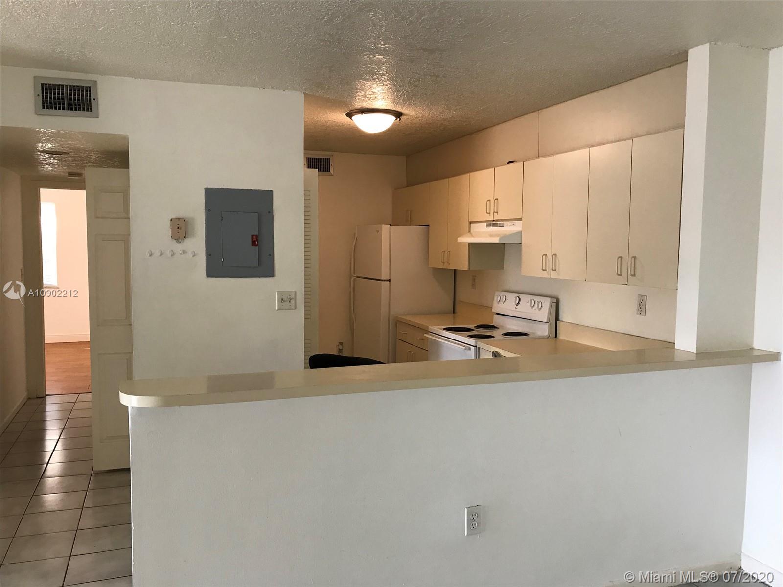 LE CLUB AT OLD CUTLER CON - Residential Lease