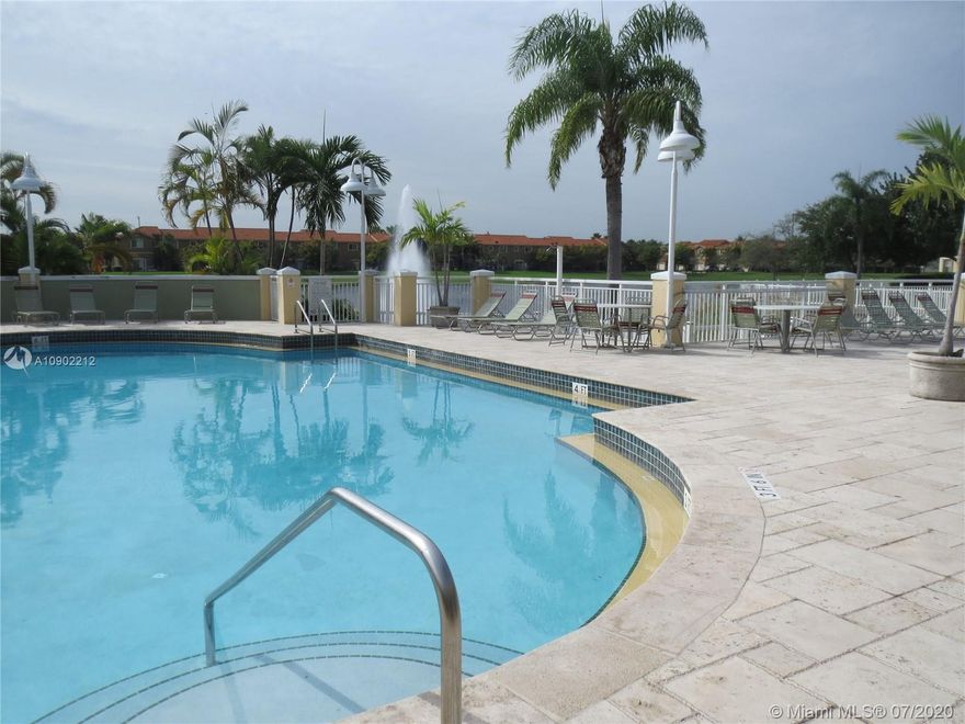Beautiful Le Club Condominium! Security Gate, Swiming pool by the lake, Gym, Barbecue on common garden area! Spacious 2 bedroom, 2 bathroom with 2 useful balconies. Luminous corner unit, huge walking closet on master bedroom, tiles and laminate wood floors. Washer and Dryer inside unit, in at storage space at the balcony. One assigned parking and visitor's parking. No elevator. No Pets. Close to Schools, Black Point Marina, shopping center. Access by  Turnpike, Old Cutler Road and US1. Rental is in AS-IS condition. Easy to show! Ready for occupancy!