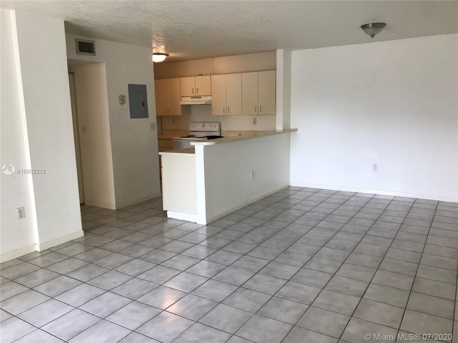 LE CLUB AT OLD CUTLER CON - Residential Lease