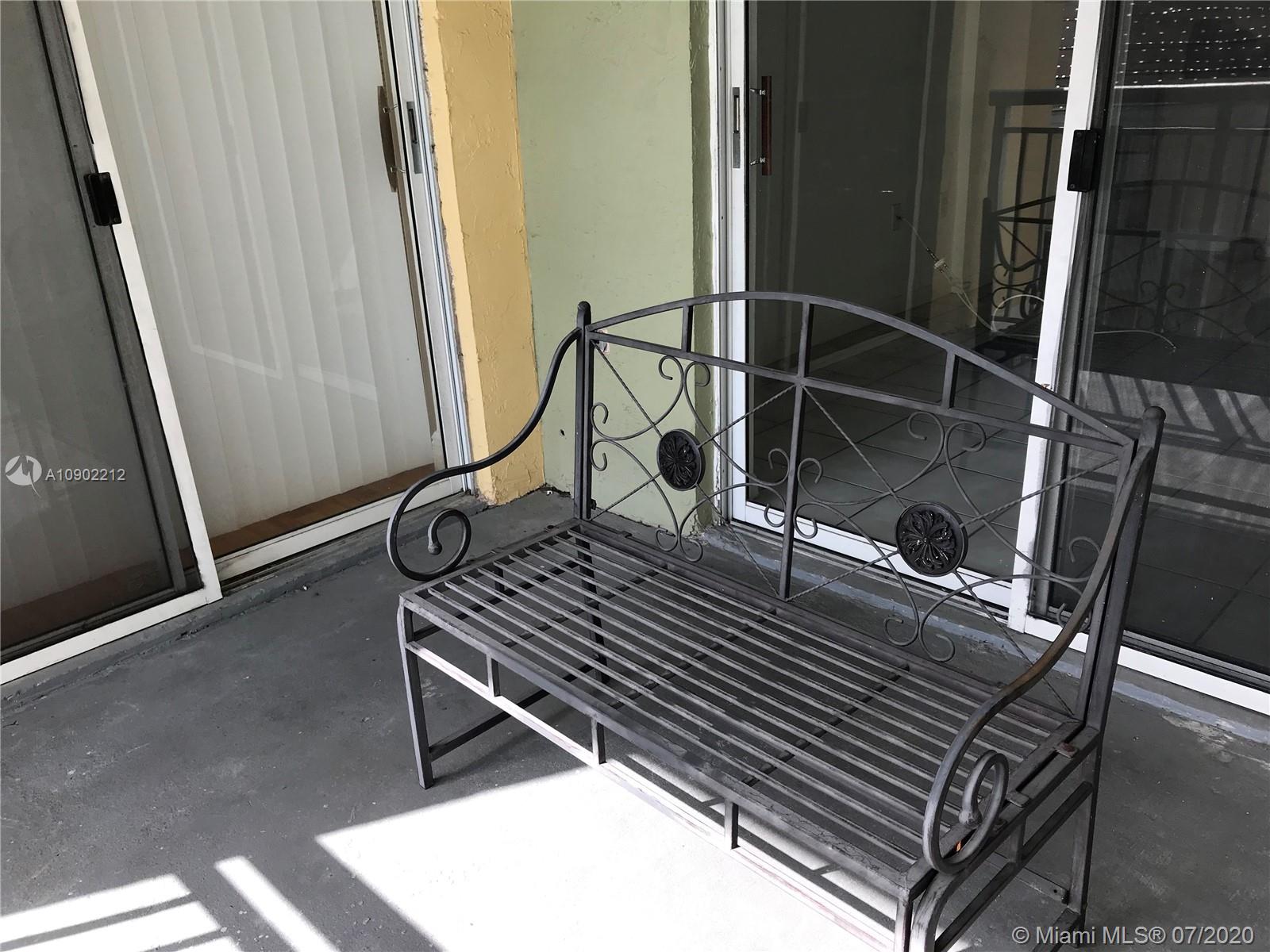 LE CLUB AT OLD CUTLER CON - Residential Lease