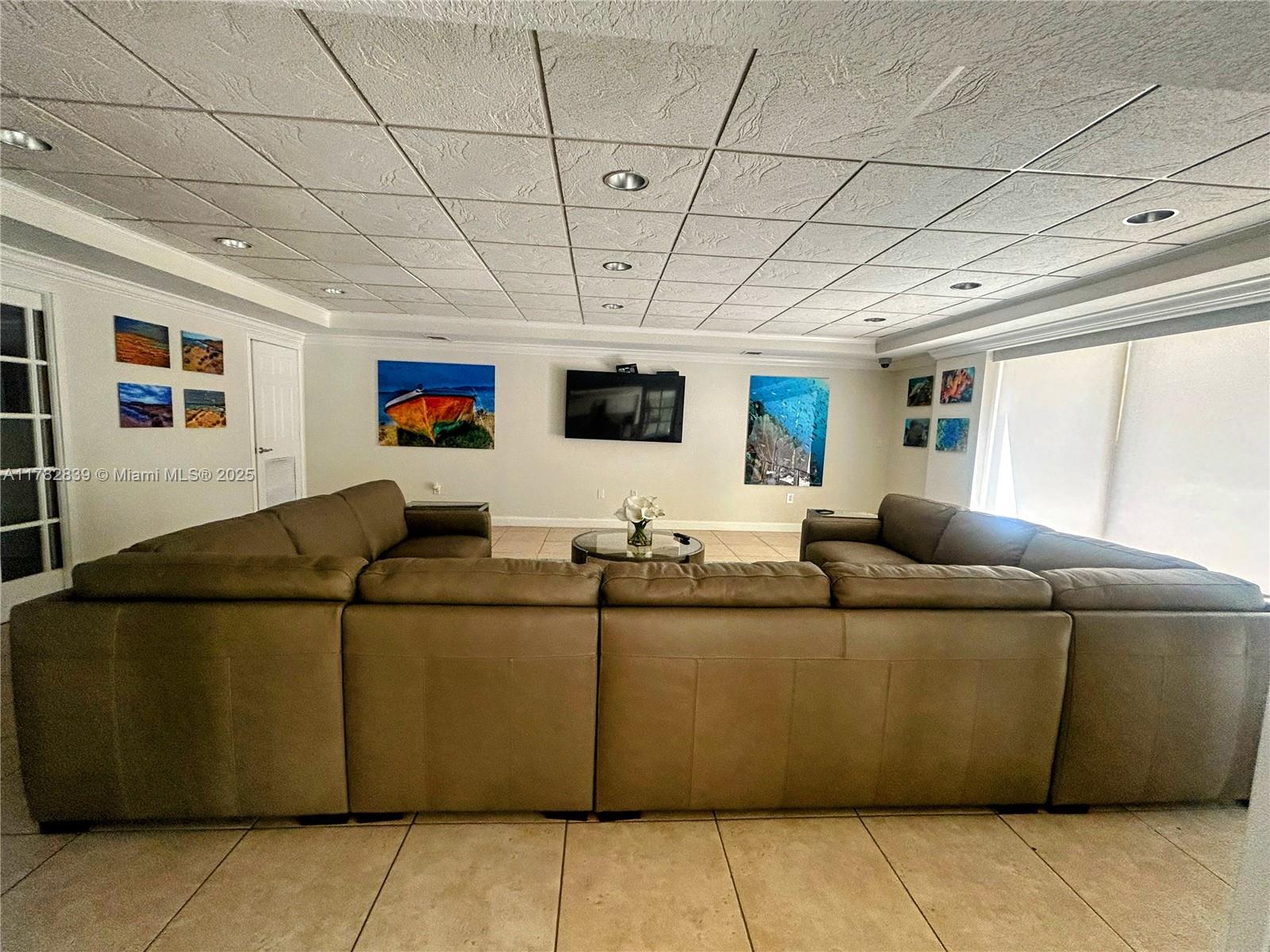PINE CREST VILLAGE - Residential
