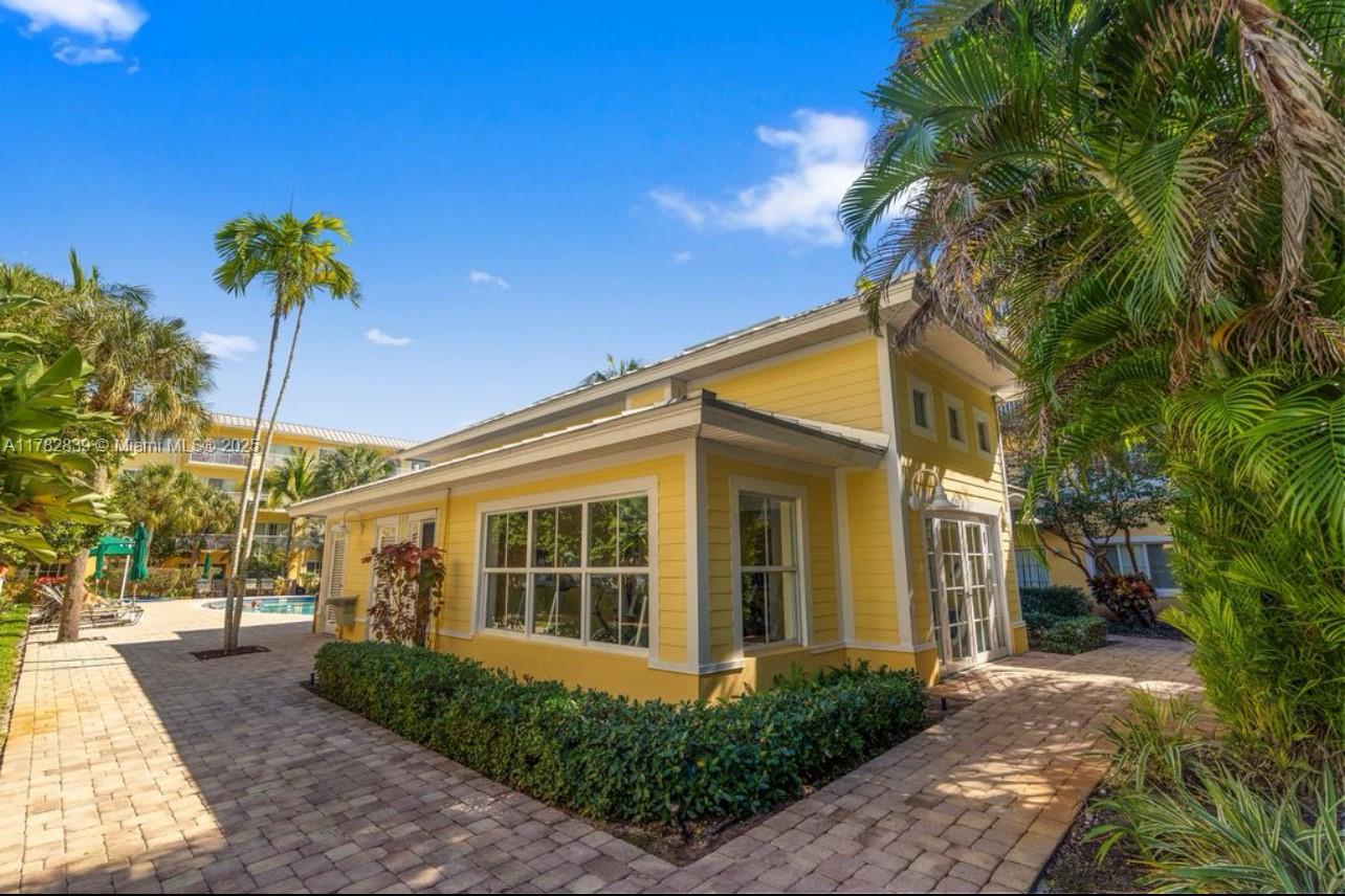PINE CREST VILLAGE - Residential
