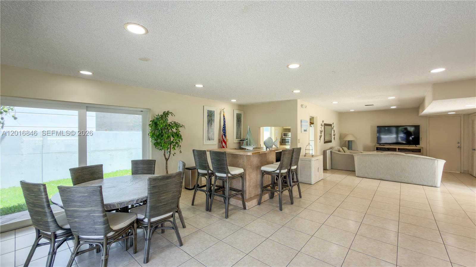 DELPHI TOWERS CONDO - Residential Lease