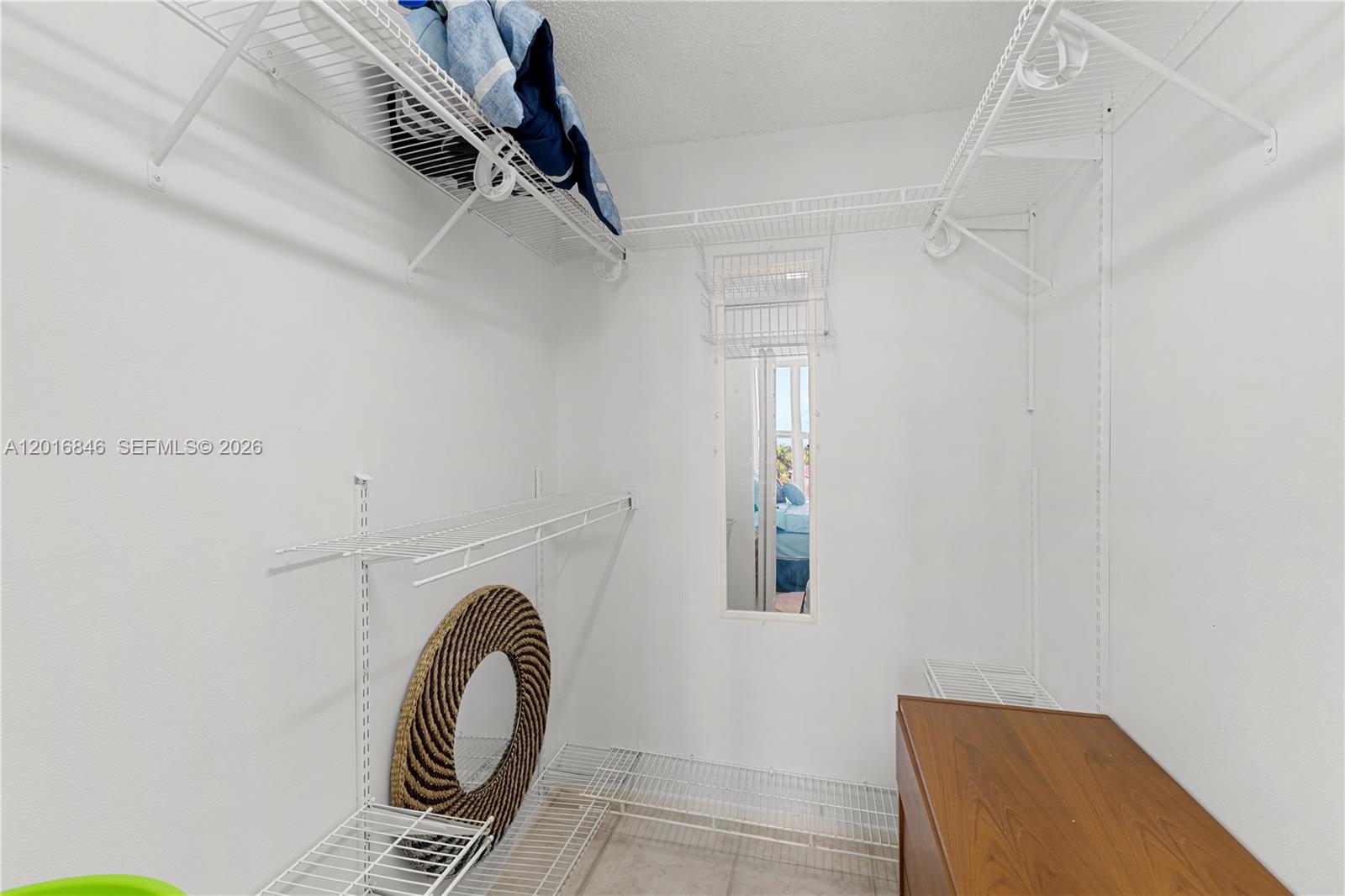 DELPHI TOWERS CONDO - Residential Lease