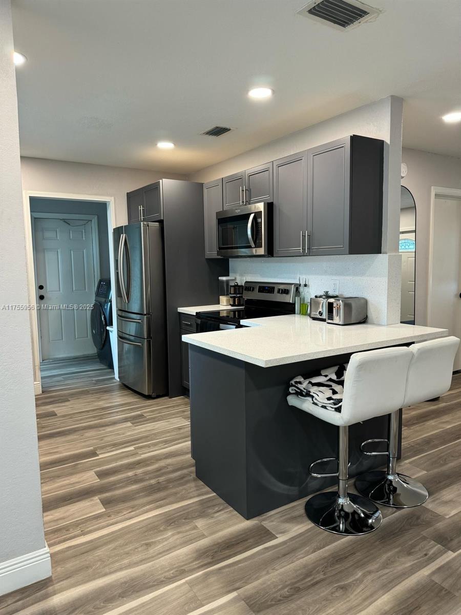 DAVIE MANOR - Residential