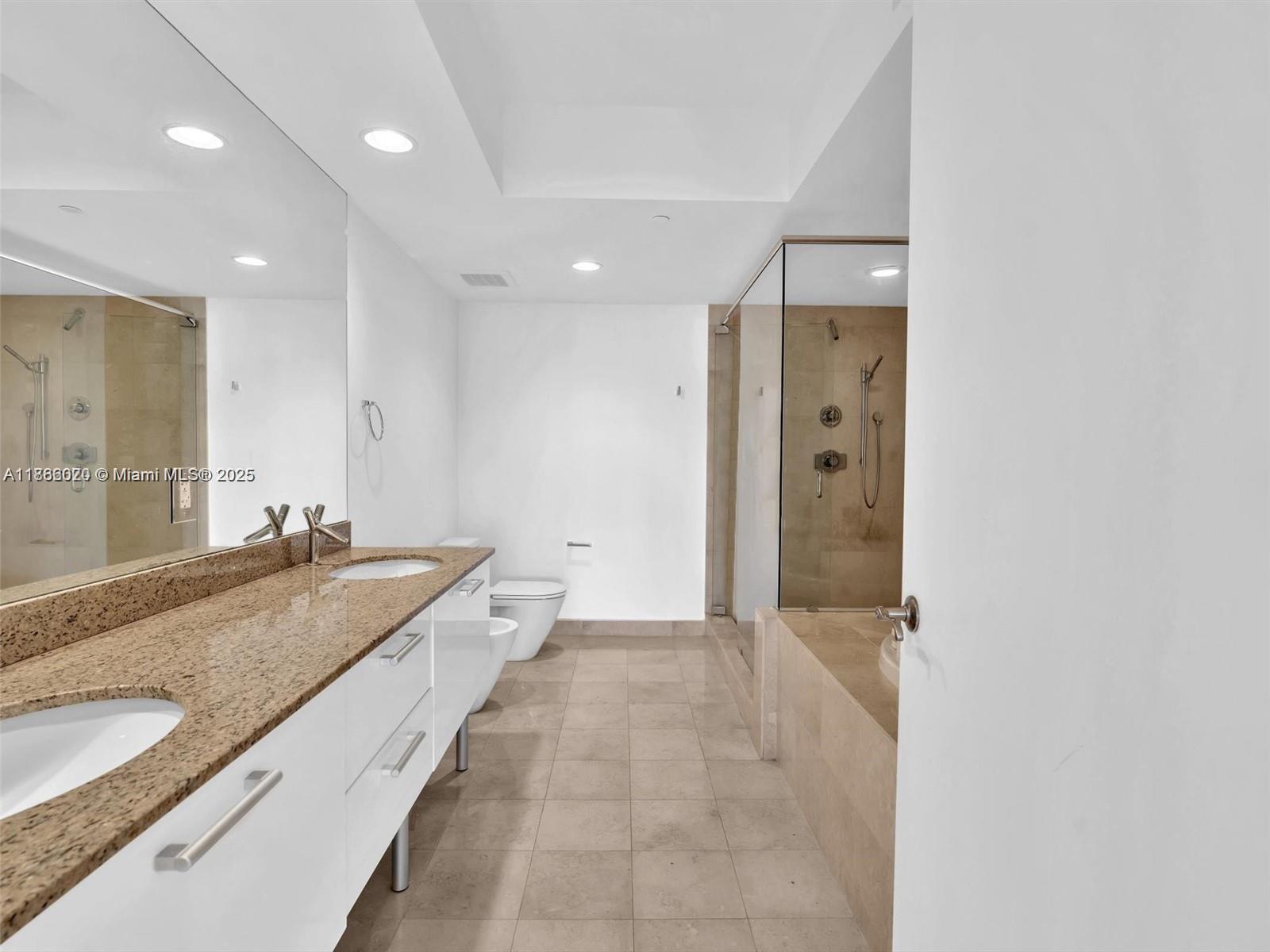 OCEAN FOUR CONDO - Residential Lease