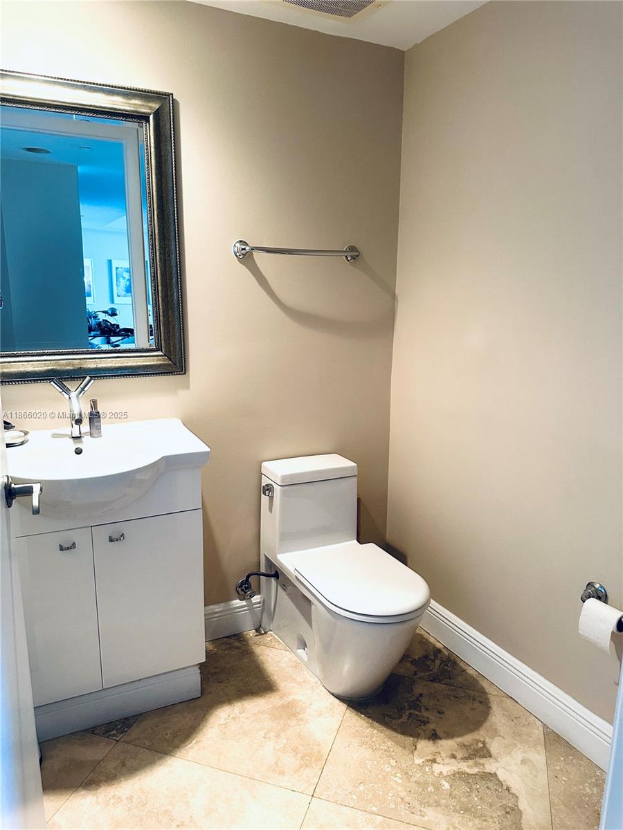 OCEAN FOUR CONDO - Residential Lease