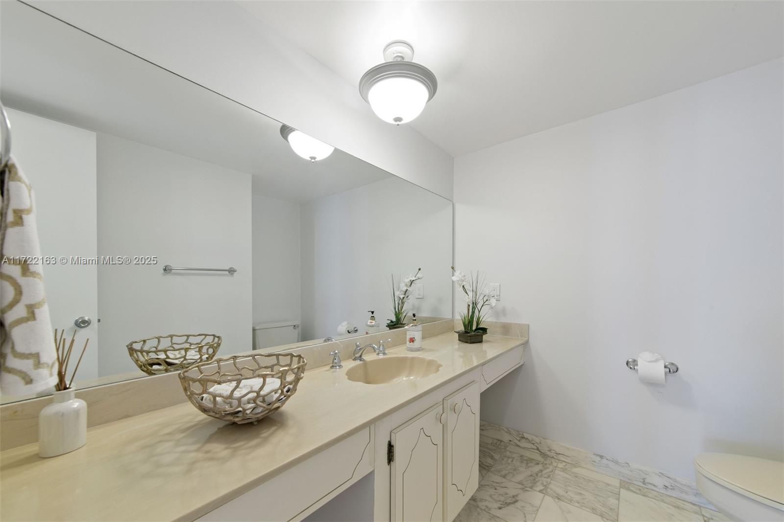 AQUARIUS CONDO - Residential Lease