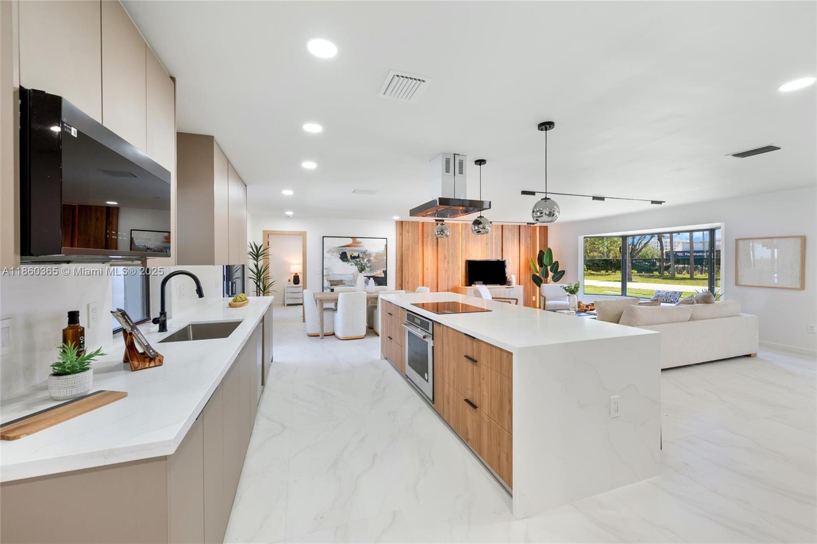 2415 NE 35th Dr