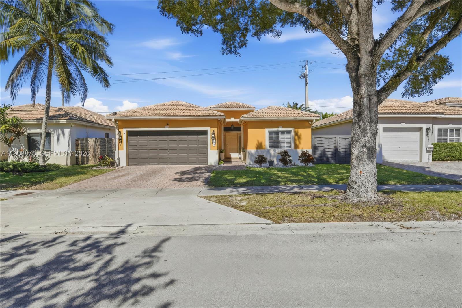 PELICAN BAY AT OLD CUTLER - Residential