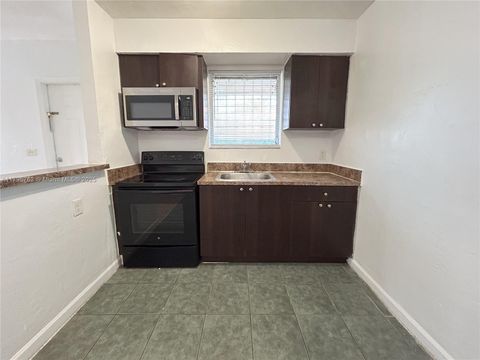 661 NE 86th St 1 Miami FL 33138